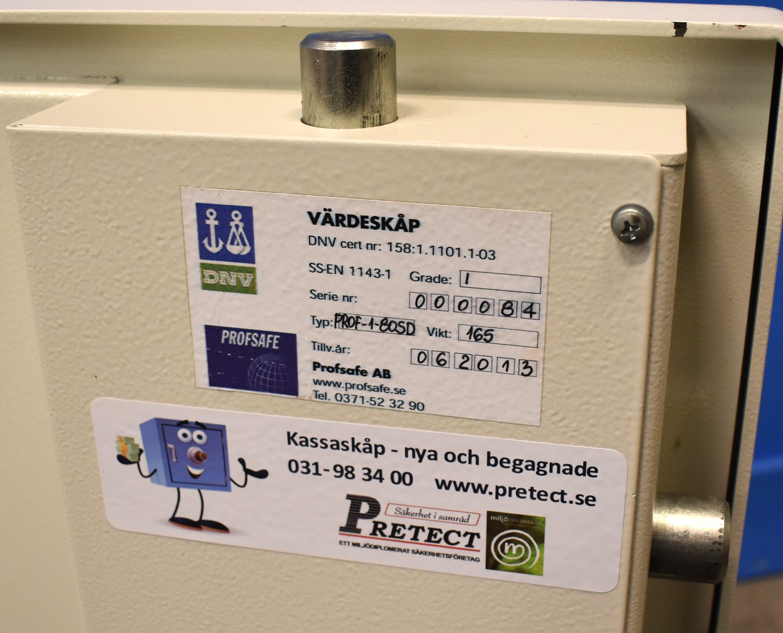 Begagnat Värdeskåp Robur Grade1 80SD Klassningsskylt