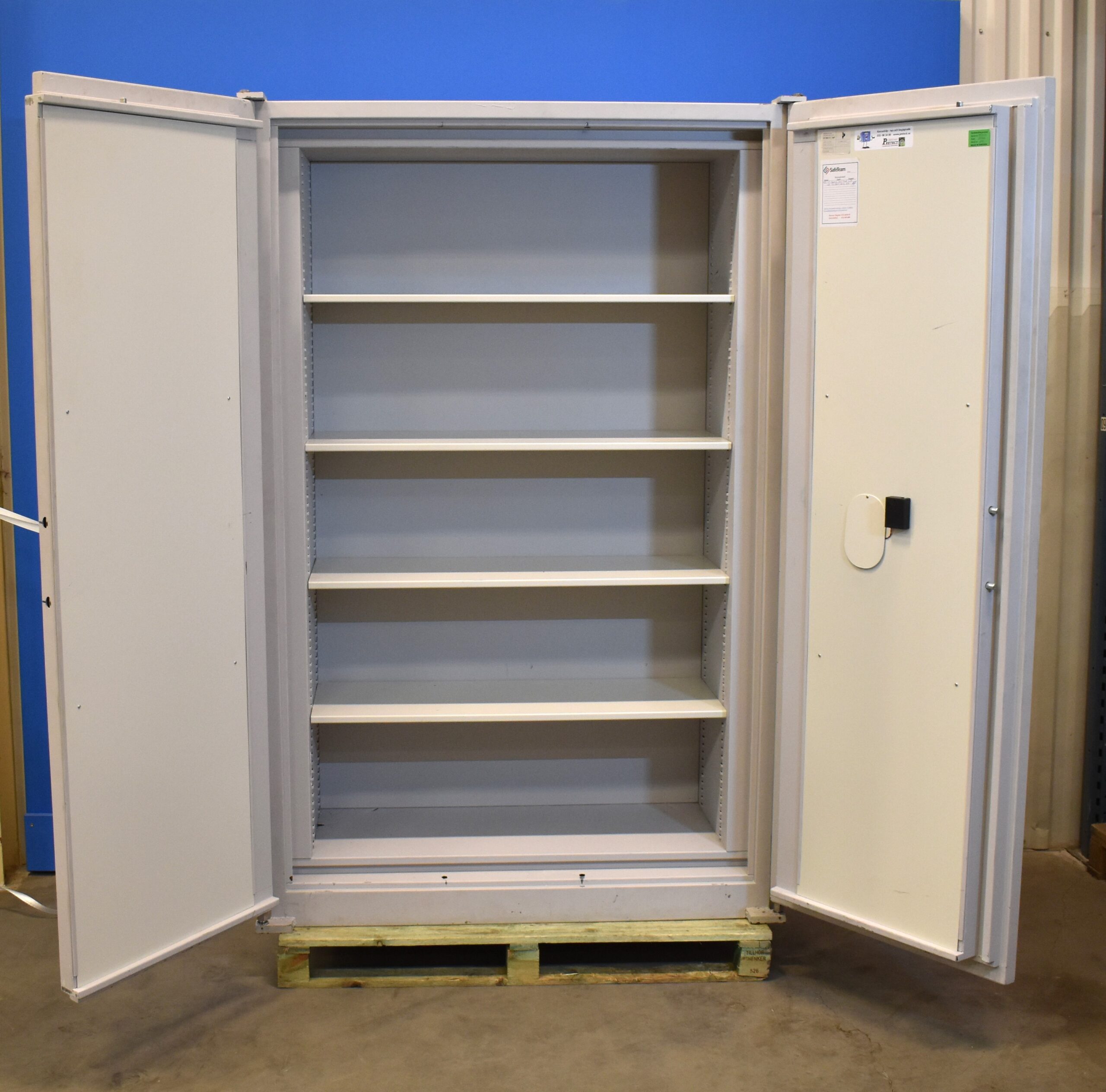 Rosengren Dokumentskåp RDC 173_2 med öppen dörr 1