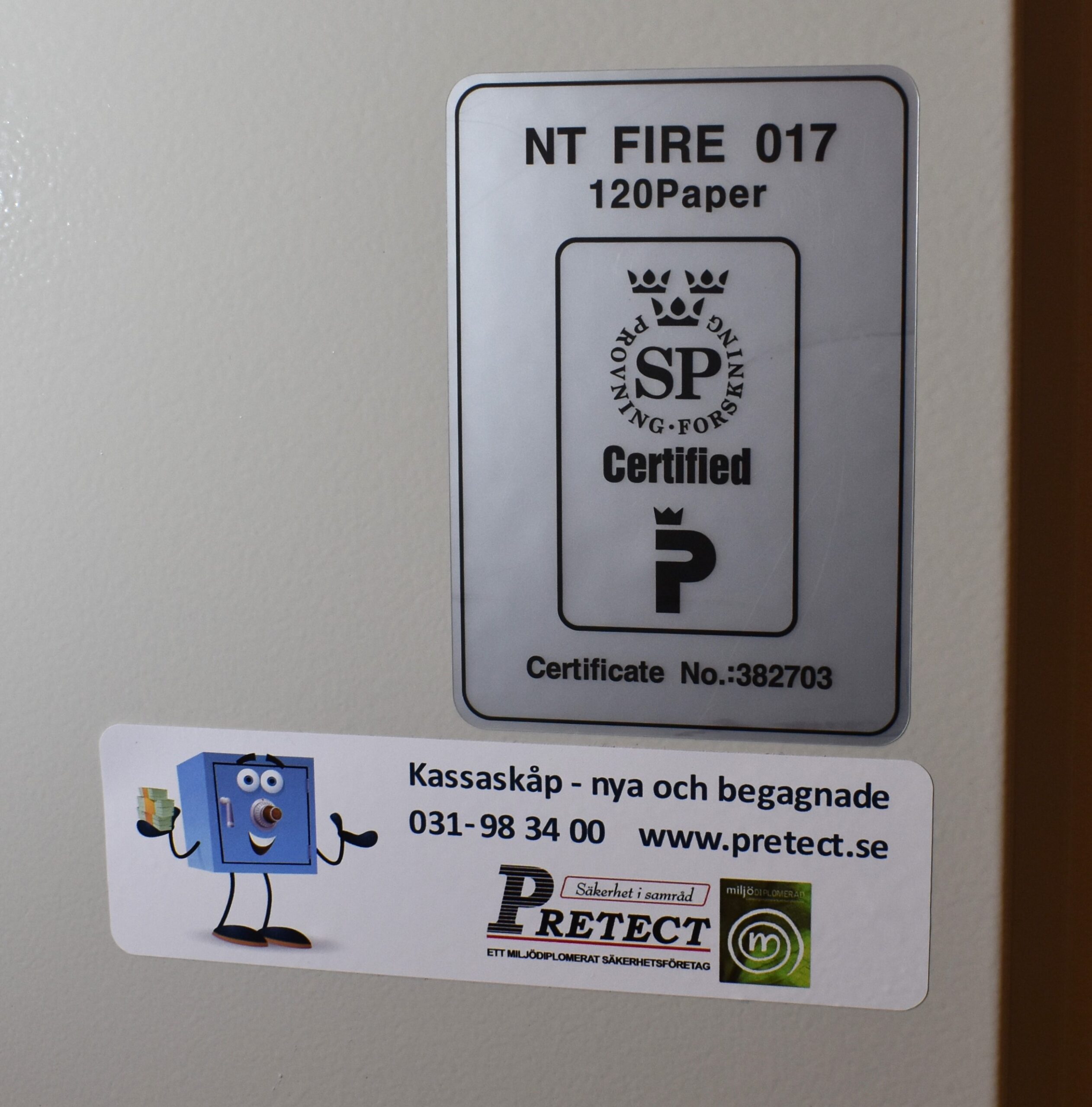 Begagnat Dokumentskåp ES400 Klassningsskylt