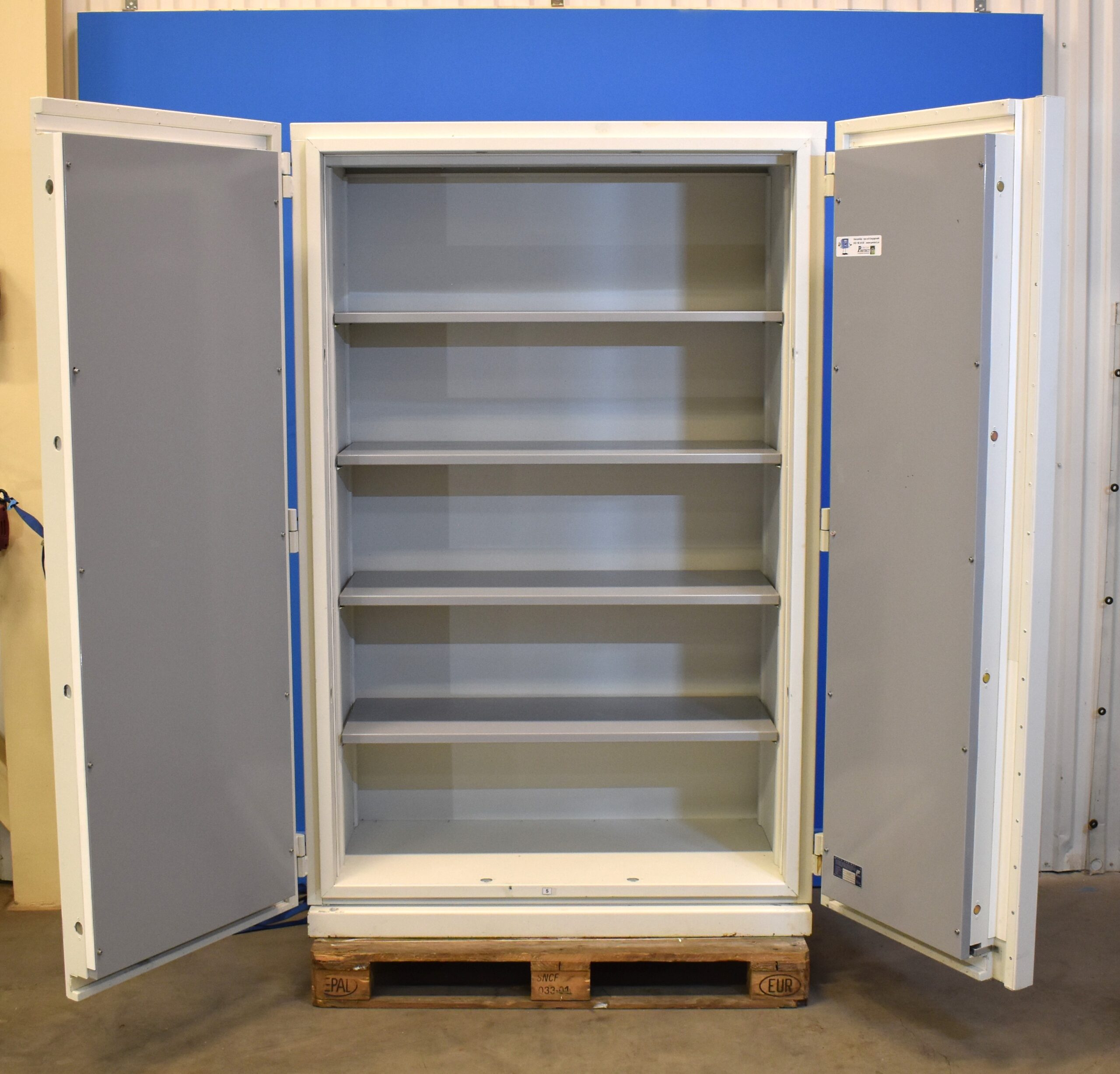 Begagnat dokumentskåp Rosengren Sargasso med öppen dörr 1