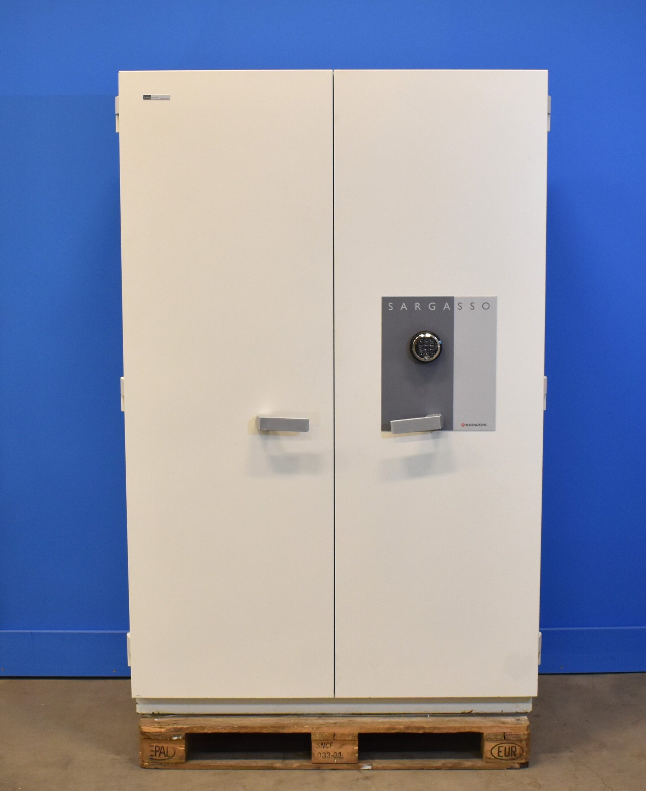 Begagnat dokumentskåp Rosengren Sargasso med stängd dörr