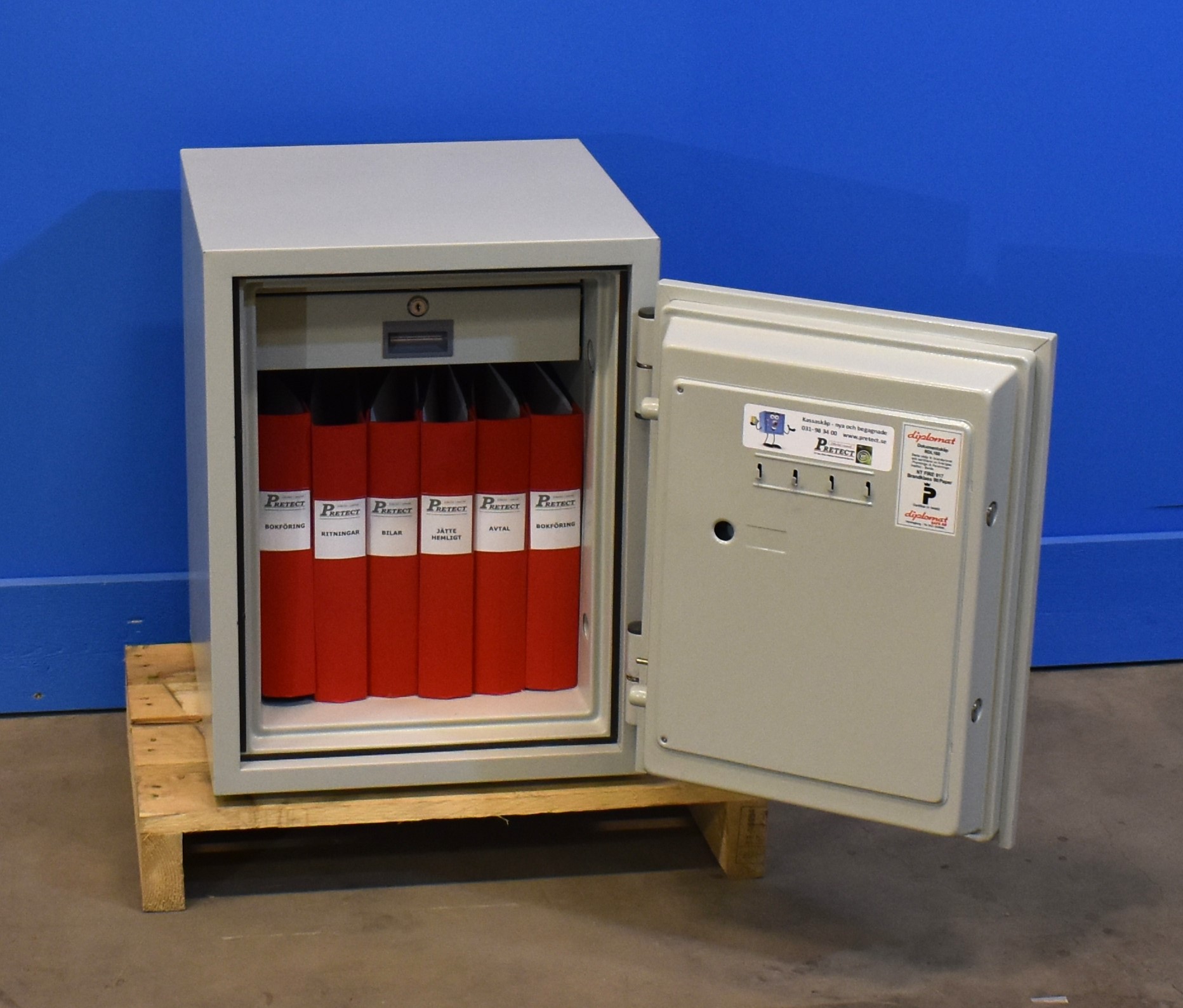 Begagnat Dokumentskåp RDL 160 med Elkodlås med öppen dörr 2