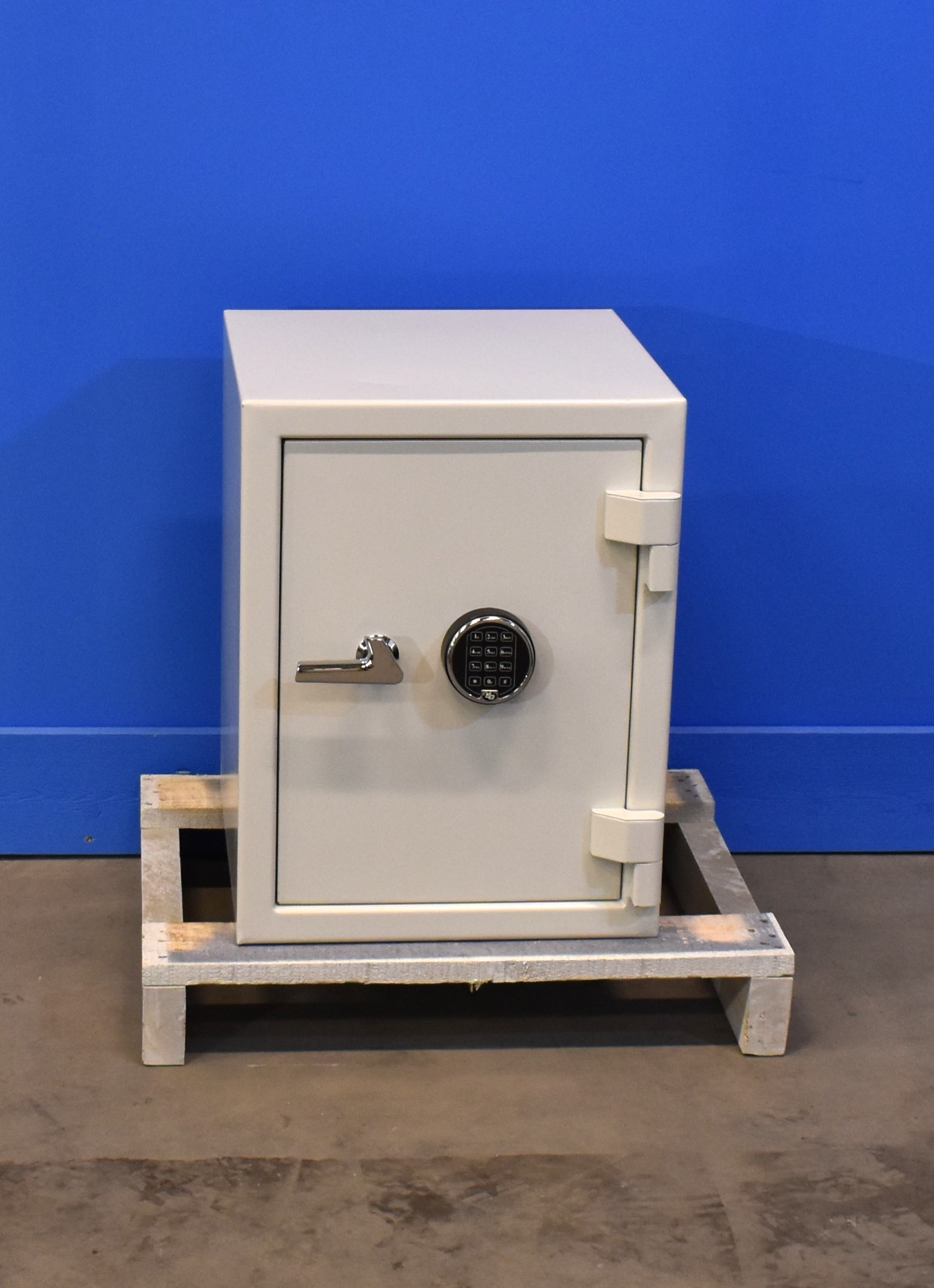 Begagnat Dokumentskåp Topsafe ES 045 med Elkodlås med stängd dörr